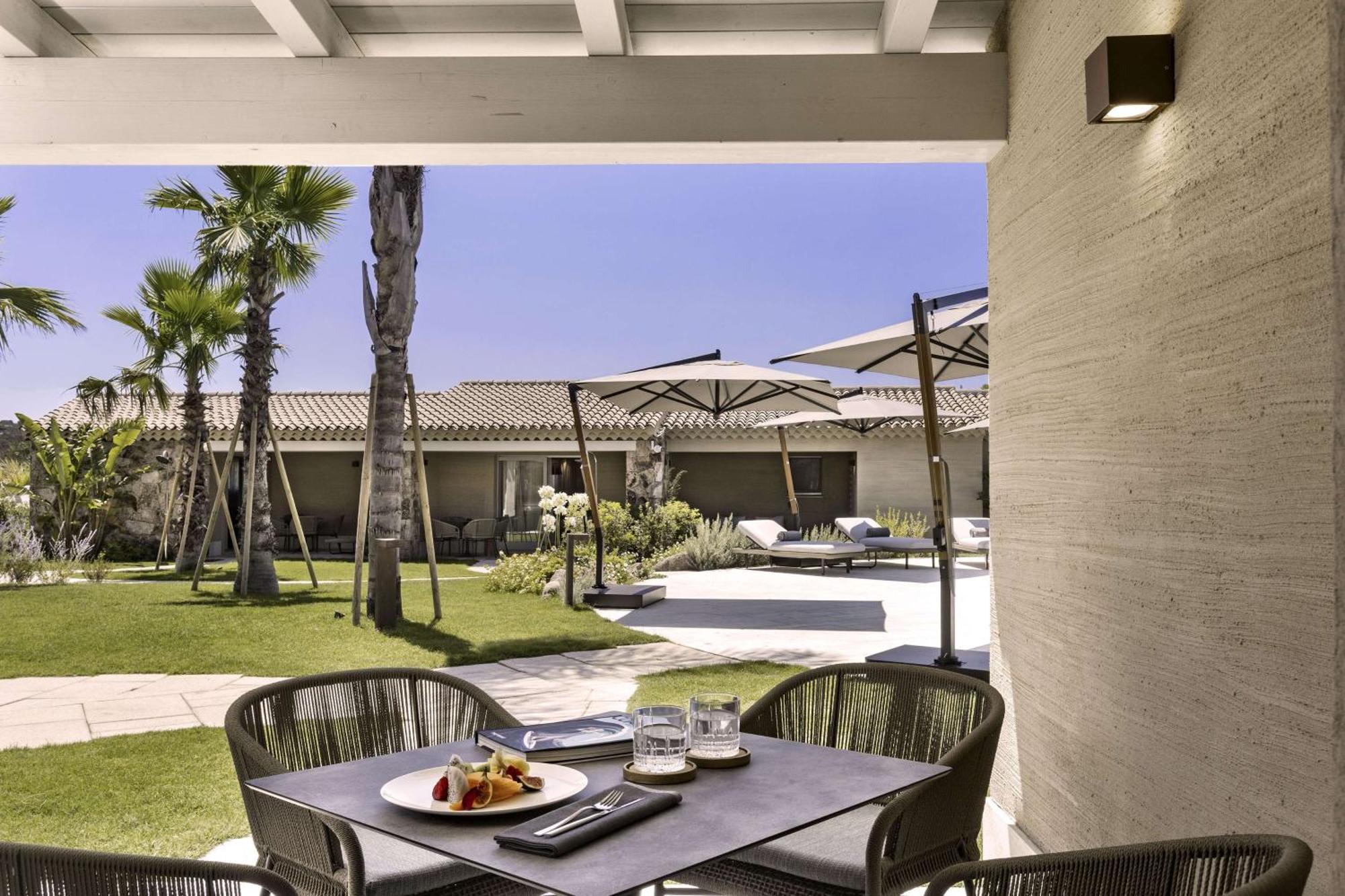 7Pines Resort Sardinia - A Destination By Hyatt Baja Sardinia Eksteriør billede